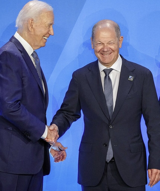 US-Prsident Joe Biden begrt Bundeskanzler Olaf Scholz (SPD).  | Foto: Kay Nietfeld (dpa)