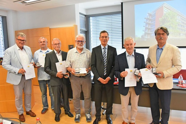 Matthias Guderjan, Markus Jablonski, J...nno Hurth (dritter von rechts) geehrt.  | Foto: Benedikt Sommer