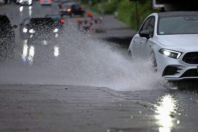 Starkregen ist am Freitag mglich. (Symbolbild)  | Foto: Federico Gambarini (dpa)