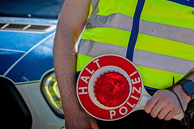 Die Polizei stoppte bei Kontrollen mehrere Autos und Motorradfahrer.  | Foto: Jonas Gnther