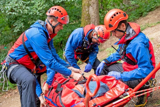 Rettung aus unwegsamen Gelnde ist die... der Bergwacht Schwarzwald engagieren.  | Foto: Bergwacht Schwarzwald