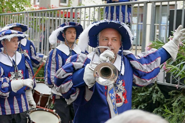 Die Schwarzenberger Herolde marschieren ein.  | Foto: Sylvia Sredniawa