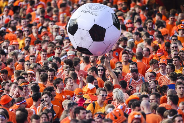 Hollndische Fans bei der EM 2008.  | Foto: Christoph Reichwein (dpa)