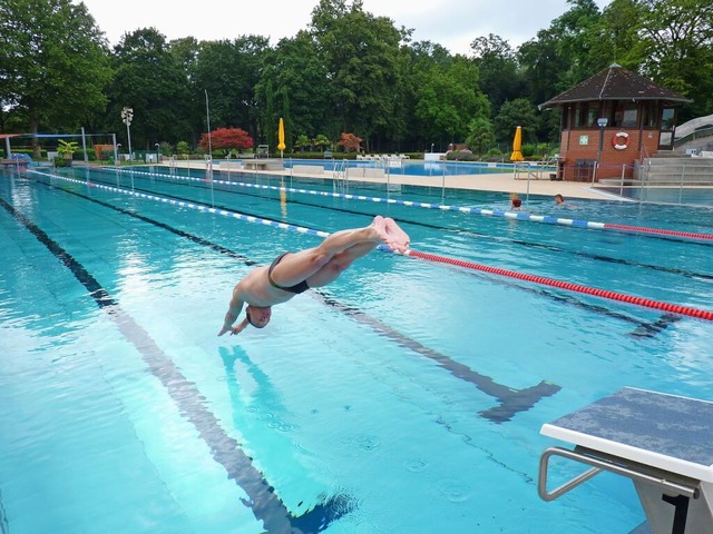 180 Bahnen: Schwimmsportler Philippe G...e Benefizaktion im August im Bodensee.  | Foto: Dirk Sattelberger