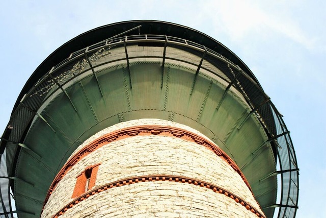 Blickfang und Museum: Der Rheinfelder Wasserturm  | Foto: Rolf Reimann