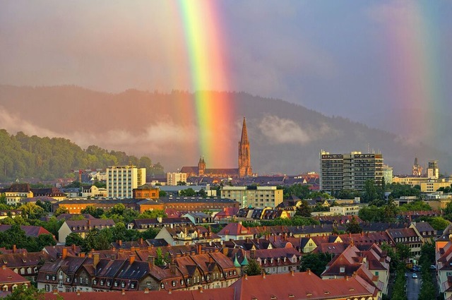 Doppelter Regenbogen in Freiburg.  | Foto: Timon Rapp