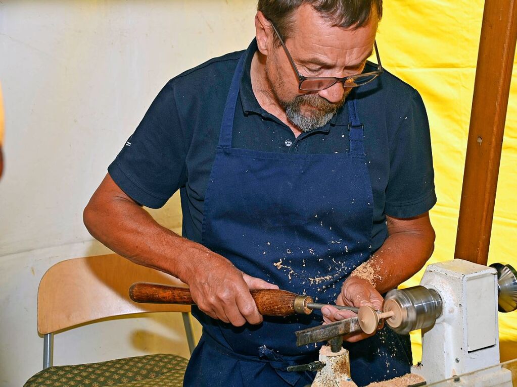 Viel zu sehen gab es beim Kunsthandwerkermarkt auf dem Staufener Schladererplatz.