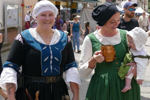 Sonniges Wochenende: Tausende strmten nach Waldkirch zum 10. Historischen Marktplatzfest