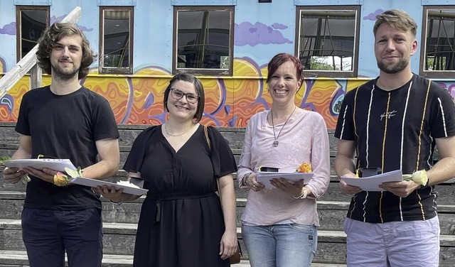 Abschluss der Fachhochschulreife mit e...er,  Marianne Rager und Dennis Schwarz  | Foto: Schule