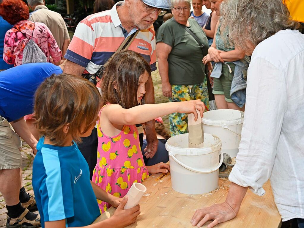 Mitmachaktionen und Ausstellungsstcke: Am Wochenende hat sich das Staufener Keramikmuseum prsentiert.