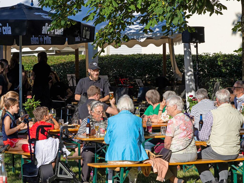 Rund um die Saalenberghalle in Slden wird gefeiert.