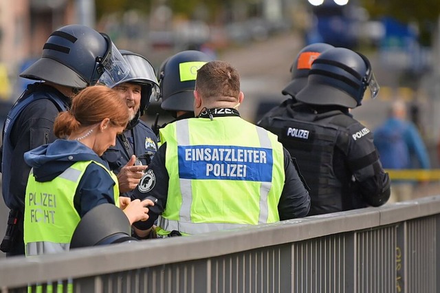 Die Basler Polizei ist oft bei Demonst...g ist ein Grund fr viele Kndigungen.  | Foto: Jonas Hirt