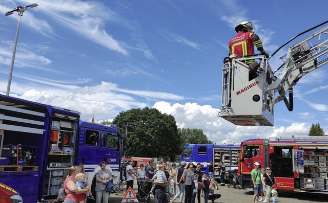 Groes Interesse fand der erstmals veranstaltete Blaulichttag.  | Foto: Werner Schnabl