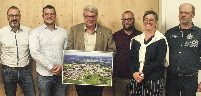 Aus dem Gemeinderat verabschiedet wurd... Kirner-Arnold und Markus Dischinger.   | Foto: Karin Stckl-Steinebrunner