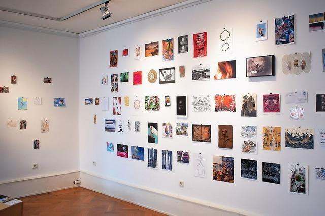 Das Markgrfler Museum in Mllheim zeigt mit einem Mail-Art-Projekt Postkarten aus aller Welt