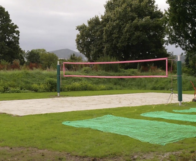 Der neue Beachvolleyball-Platz am Lang...wird am Freitag offiziell eingeweiht.   | Foto: Heinz und Monika Vollmar