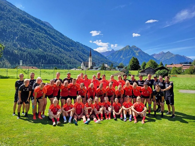 Erinnerungsfoto aus dem Jahr 2022: die SC-Fuballerinnen in Tirol  | Foto: Andreas Strepenick