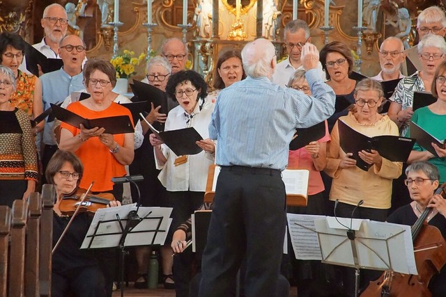 Zum Konzert in der Riegeler Kirche San...unter der Leitung von Jrgen Mauri.     | Foto: Ilona Hge