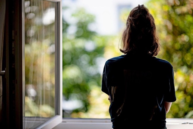 Menschen mit Depression oder anderen s...e beim Diakonischen Werk. (Symbolbild)  | Foto: Fabian Sommer (dpa)