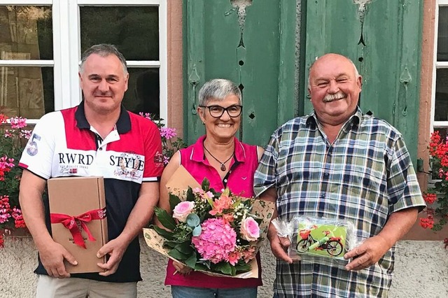 Aus dem Tannenkircher Ortschaftsrat sc...steher Fritz Hferlin aus (von links).  | Foto: Jutta Schtz