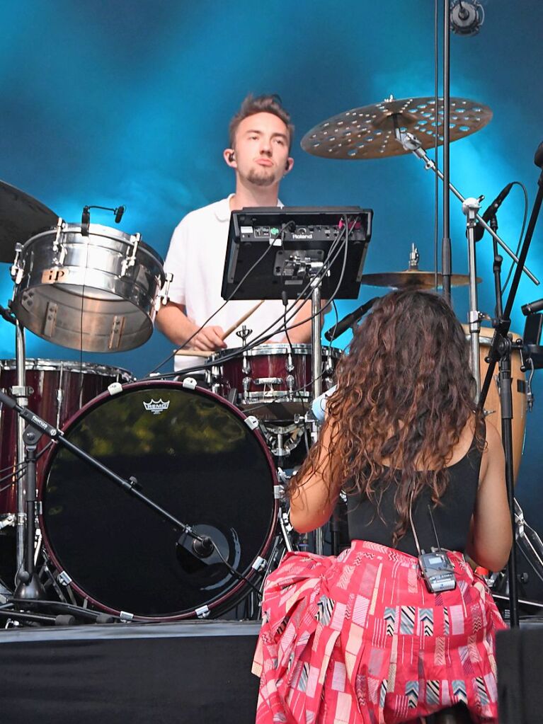 Natalia Doco und die Gruppe Ayom beim Stimmen-Festival im Lrracher Rosenfelspark