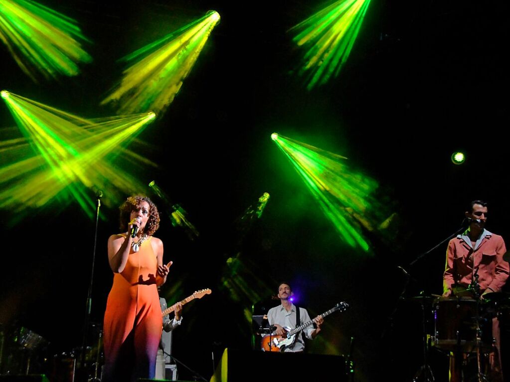 Natalia Doco und die Gruppe Ayom beim Stimmen-Festival im Lrracher Rosenfelspark