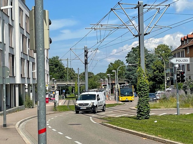 Am Freiburger Ortsausgang Richtung Gun...utofahrer ein Rennen geliefert haben.   | Foto: Markus Zimmermann