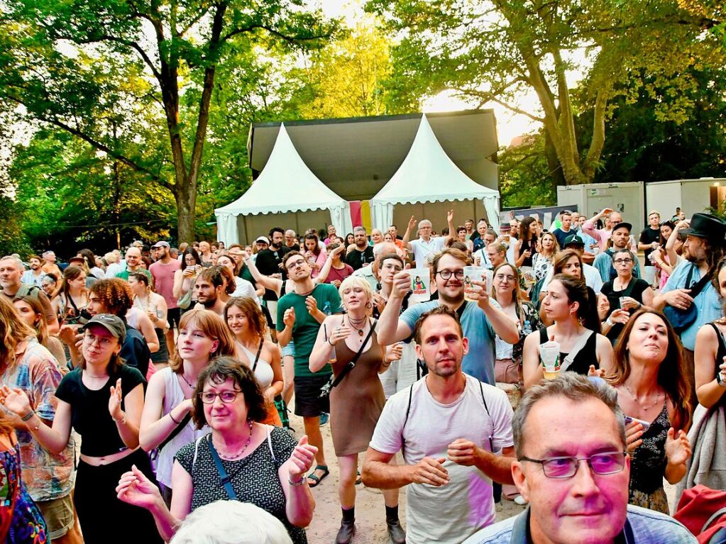 Gizmo Varillas und Blanco White beim Stimmenfestival im Lrracher Rosenfelspark