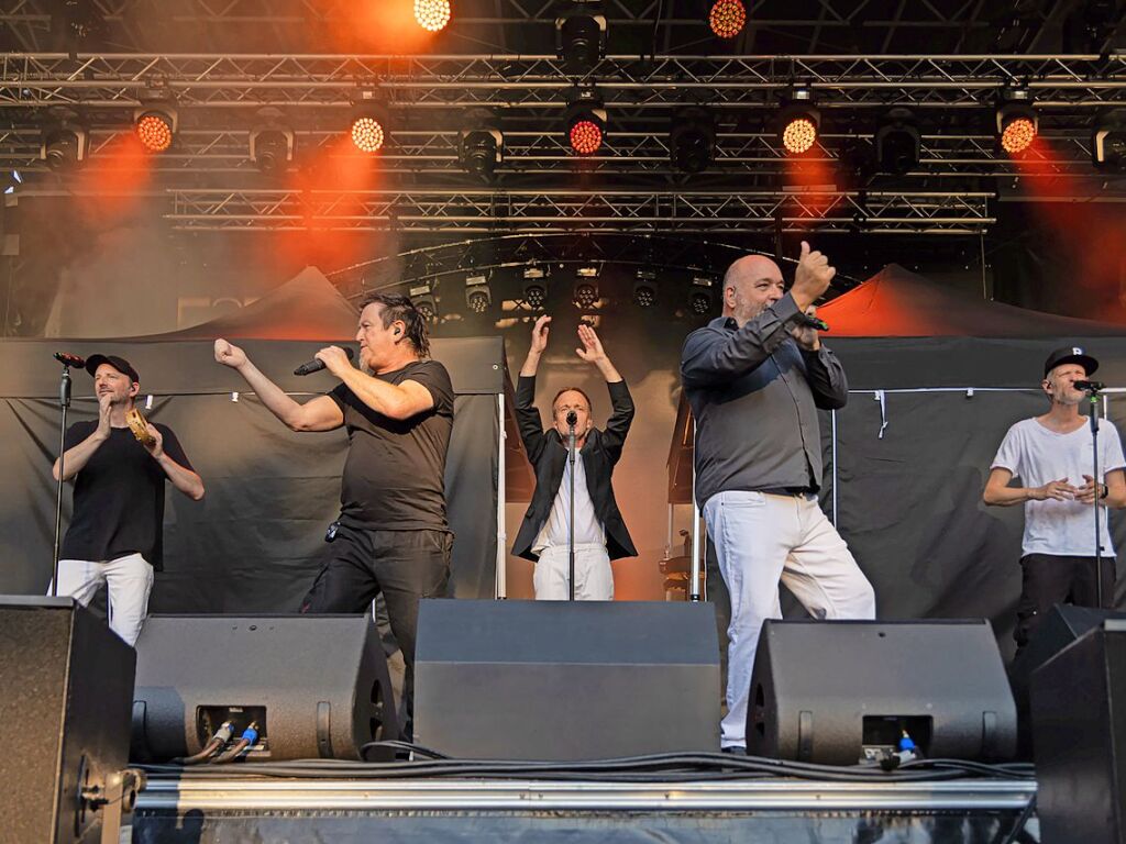 Fuenf war die zweite Vorband von Pur auf dem Schlossplatz in Emmendingen.