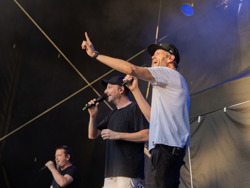 Fuenf war die zweite Vorband von Pur auf dem Schlossplatz in Emmendingen.