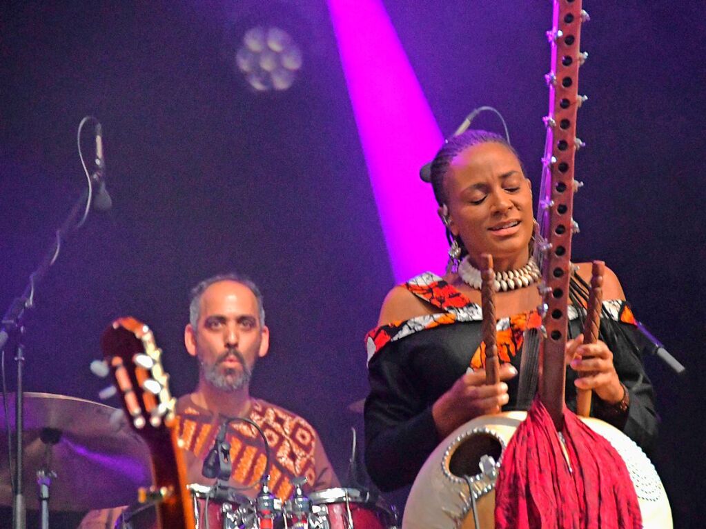 Stimmenkonzerte im Rosenfelspark mit Sona Jobarteh und die Congo Cowboys am Samstag und Helene Blum & Harald Haugaard Band am Sonntagh.