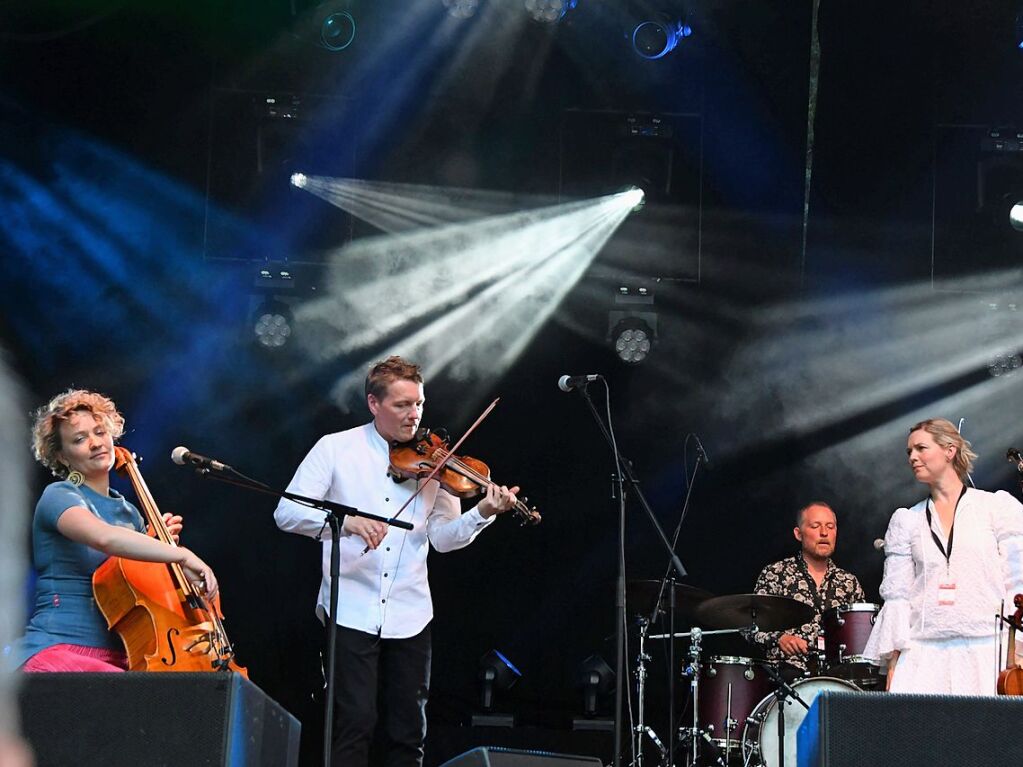 Stimmenkonzerte im Rosenfelspark mit Sona Jobarteh und die Congo Cowboys am Samstag und Helene Blum & Harald Haugaard Band am Sonntagh.