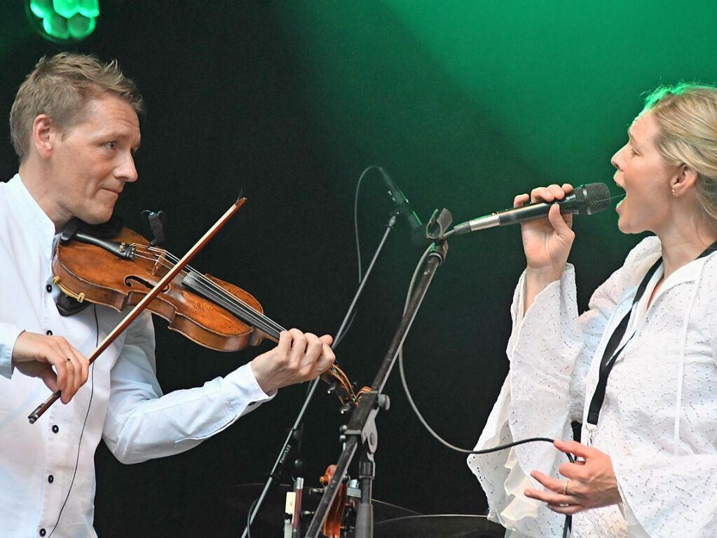 Stimmenkonzerte im Rosenfelspark mit Sona Jobarteh und die Congo Cowboys am Samstag und Helene Blum & Harald Haugaard Band am Sonntagh.