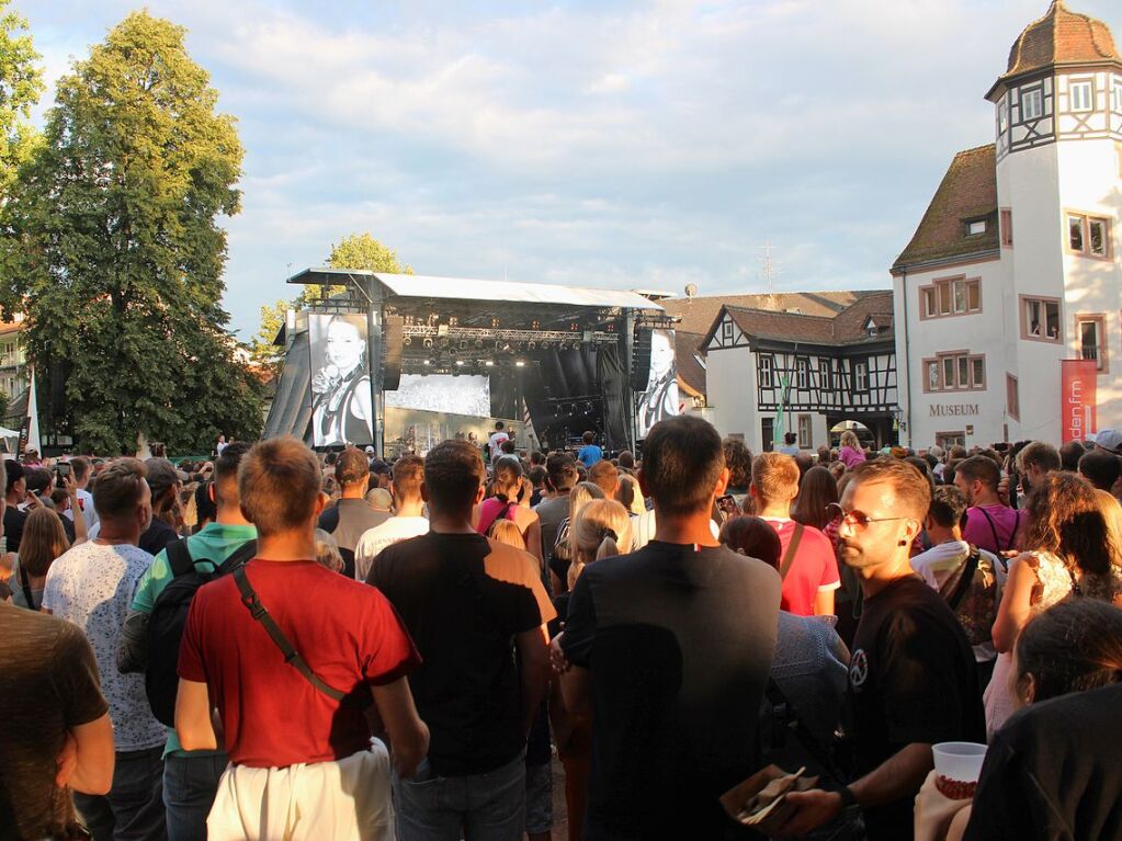 Nina Chuba und ihre Band sorgten in Emmendingen fr ordentlich Stimmung.