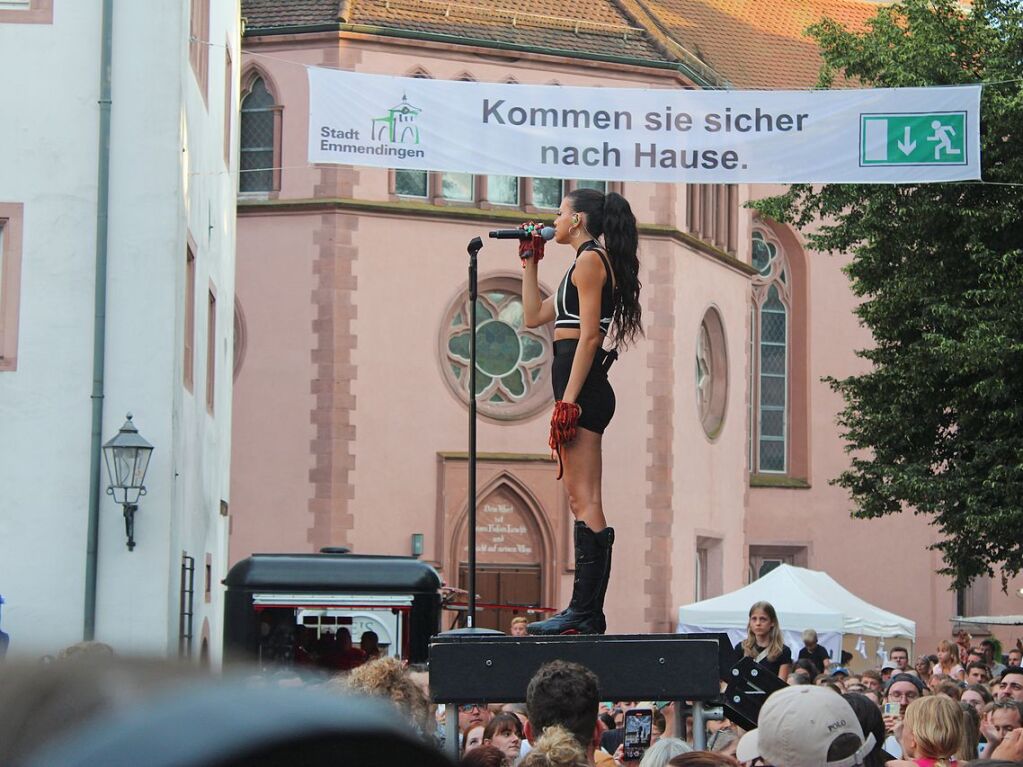 Nina Chuba und ihre Band sorgten in Emmendingen fr ordentlich Stimmung.