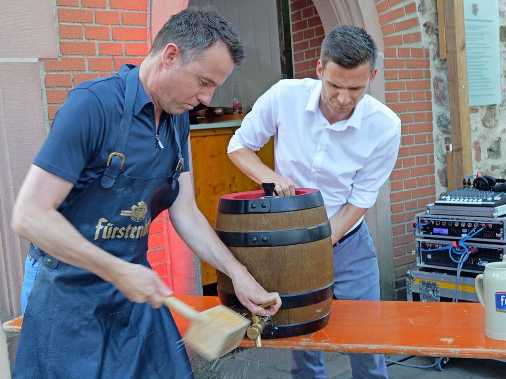 In Kirchzarten fand erneut das Schlossfest vor der Talvogtei statt. Die Feier wird von Vereinen organisiert und lockt jedes Jahr mit einem musikalischen und kulinarischen Angebot. Auch das Entenrennen am Sonntag ist bei den Kirchzartenern beliebt.