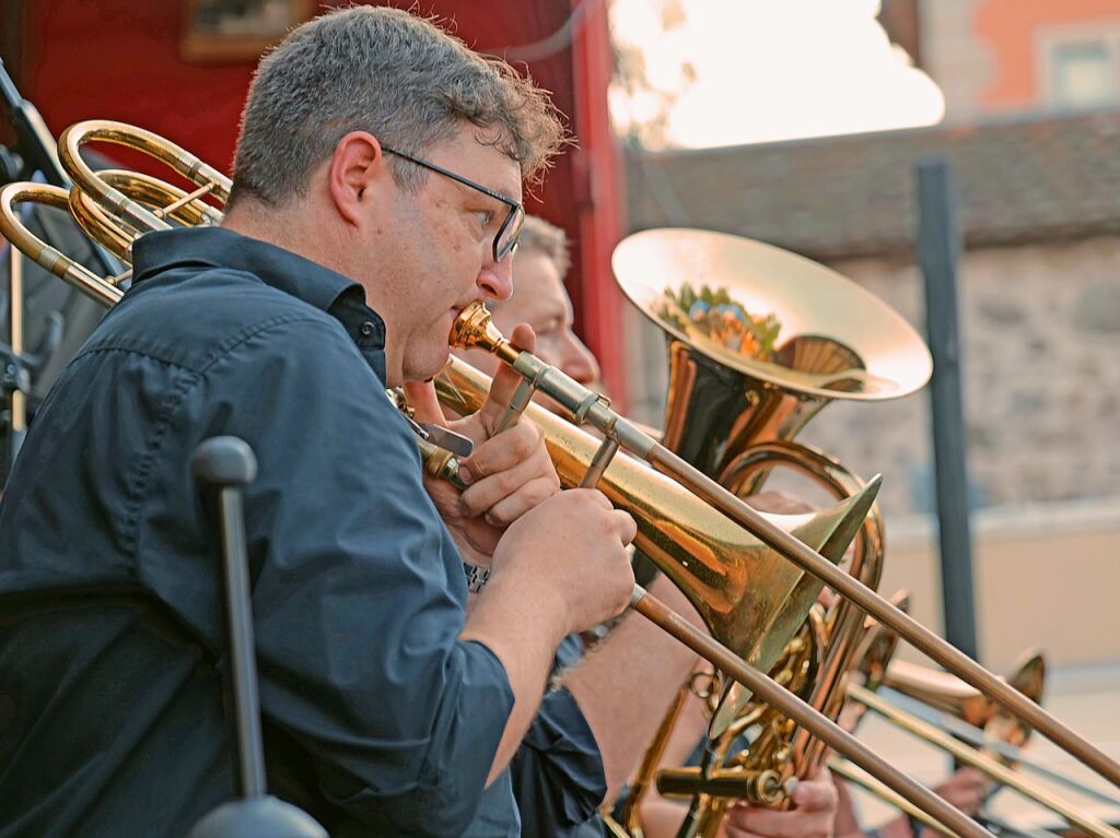 In Kirchzarten fand erneut das Schlossfest vor der Talvogtei statt. Die Feier wird von Vereinen organisiert und lockt jedes Jahr mit einem musikalischen und kulinarischen Angebot. Auch das Entenrennen am Sonntag ist bei den Kirchzartenern beliebt.