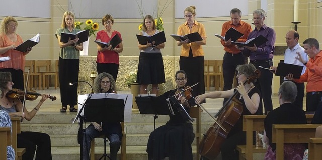 Mit beschwingten Lobliedern auf den So...saitig, in der Kirche St. Bonifatius.   | Foto: Roswitha Frey