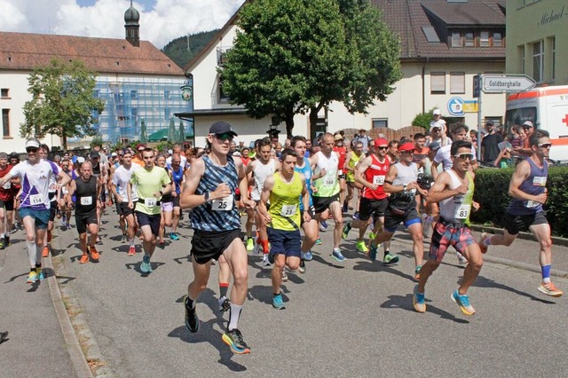 Start zur 37. Auflage des internationa...eger Recep Arslan (Zweiter von rechts)  | Foto: Winfried Stinn