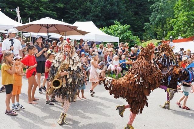Die Kommune Kirnhalden feiert ein Sommerfest mit Kultur fr Gro und Klein