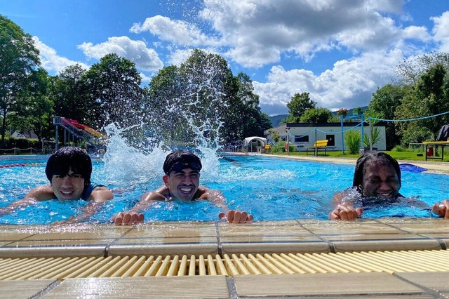 Der Spa, den die Schlerinnen und Sch...oma-Schule haben, ist ihnen anzusehen.  | Foto: Franziska Neef