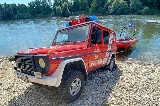 Neuenburger Feuerwehr rettet Hund nach komplizierter Anfahrt aus dem Rhein
