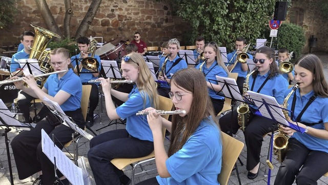 Die Musikerinnen und Musiker, hier das...oten ein abwechslungsreiches Programm.  | Foto: Ulrike Hiller