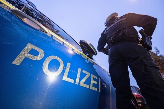 Die Polizei sucht Zeugen, die den Vorfall mglicherweise beobachtet haben.  | Foto: Marijan Murat (dpa)