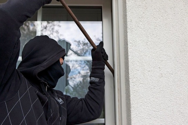 In Lffingen und Eisenbach sind versch...e in Wohnungen blieben aber erfolglos.  | Foto: Silvia Marks (dpa)