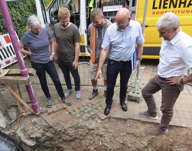 Wie es mit dem Nahwrmenetz in Wehr vo...Brgermeister Michael Thater (rechts).  | Foto: Gerd Leutenecker