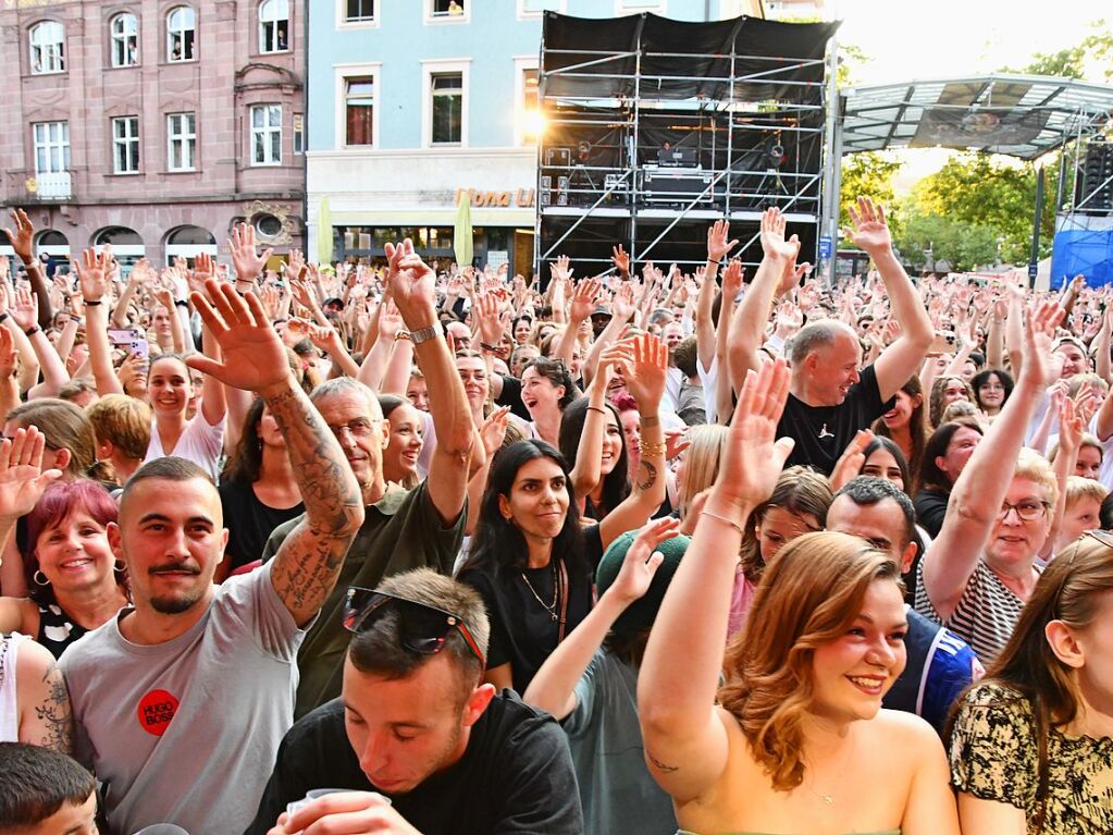 Gims und als Support KT Gorique bei Stimmen auf dem Alten Marktplatz