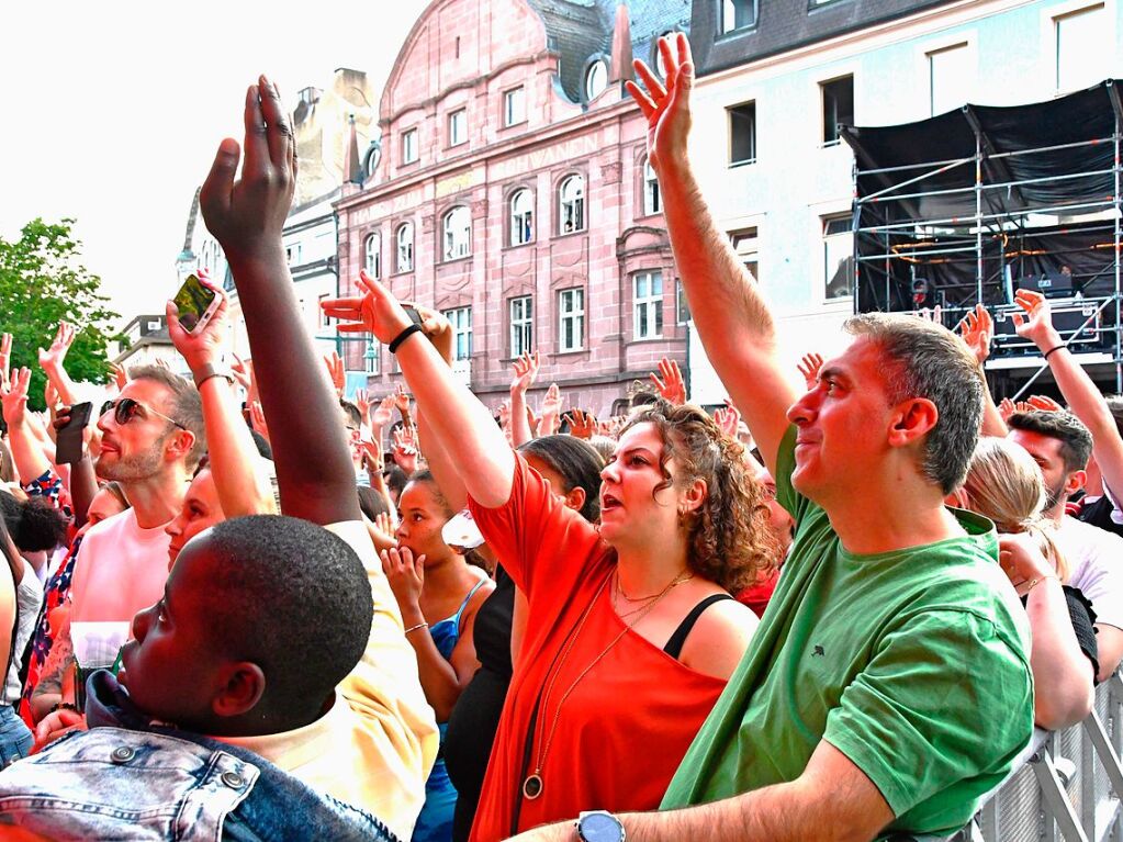 Gims und als Support KT Gorique bei Stimmen auf dem Alten Marktplatz