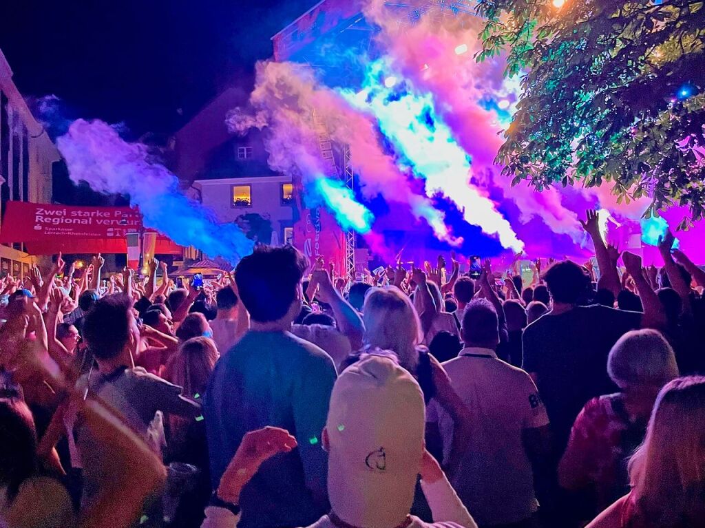 Gims und als Support KT Gorique bei Stimmen auf dem Alten Marktplatz