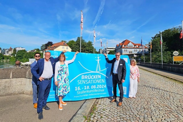 Freuen sich auf die Brckensensationen... Rainer Liebenow und Brigitte Brgger.  | Foto: Erika Bader